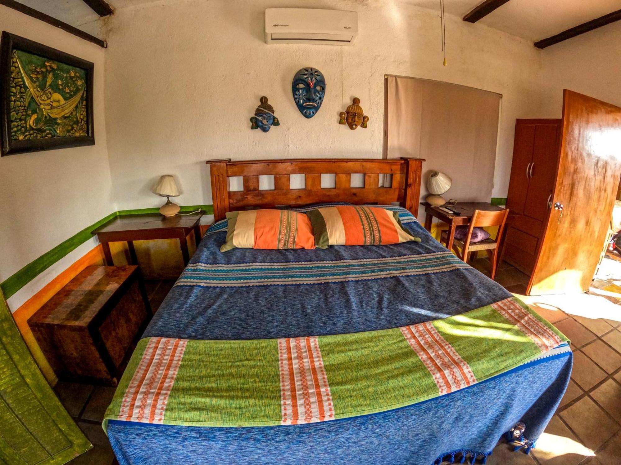 Bed and Breakfast Casa Artista Мансанильо Экстерьер фото